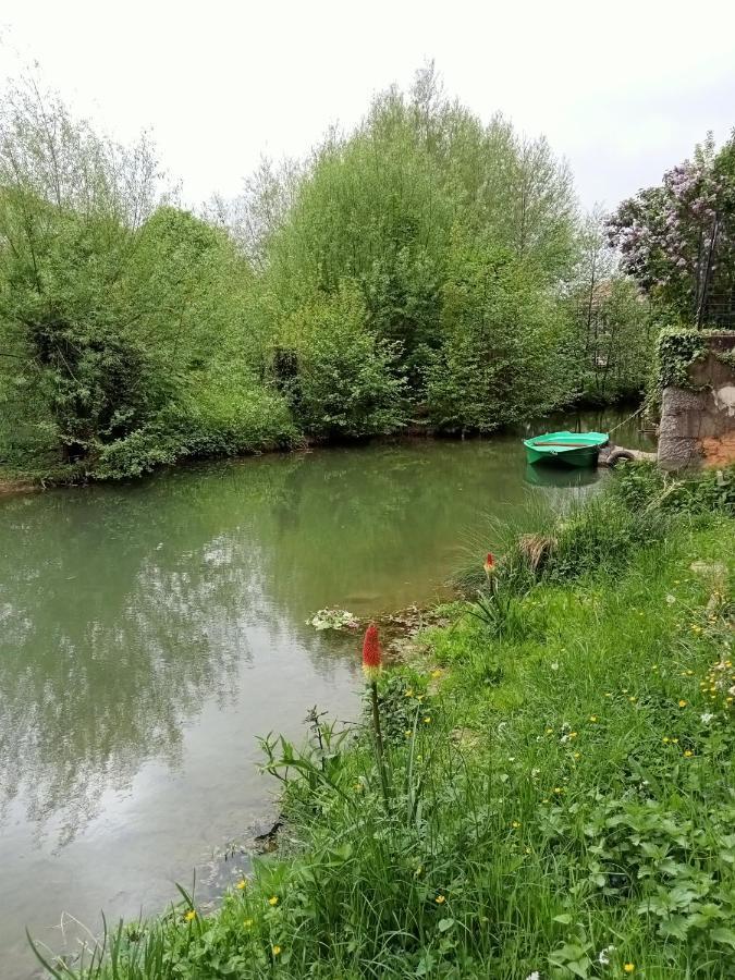 Le Gite Embarque - Gere Par Presta-Zen'Services - Barque Electrique En Supplement Verdun-sur-Meuse ภายนอก รูปภาพ